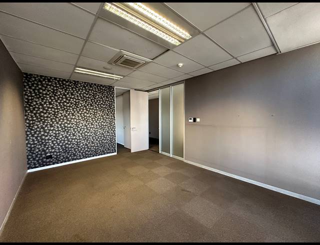 509.30M² OFFICE TO LET IN HIGHVELD